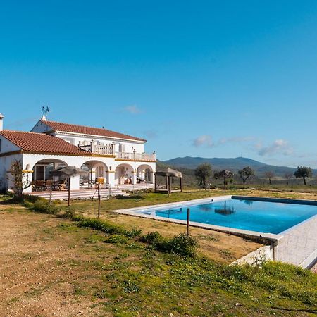 הוילה Guadalcanal Cortijo Los Tomillares מראה חיצוני תמונה