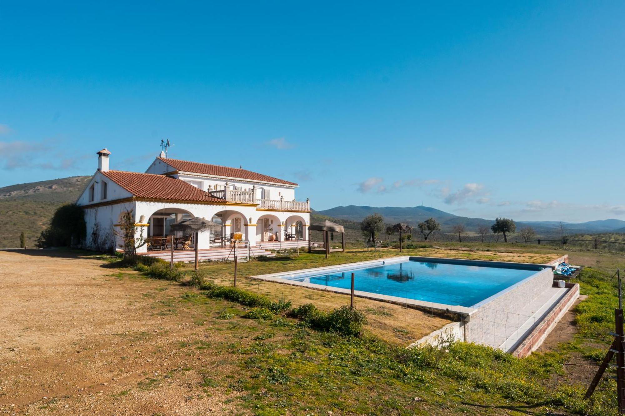 הוילה Guadalcanal Cortijo Los Tomillares מראה חיצוני תמונה